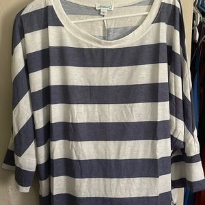 Blue and white 3/4 shirt